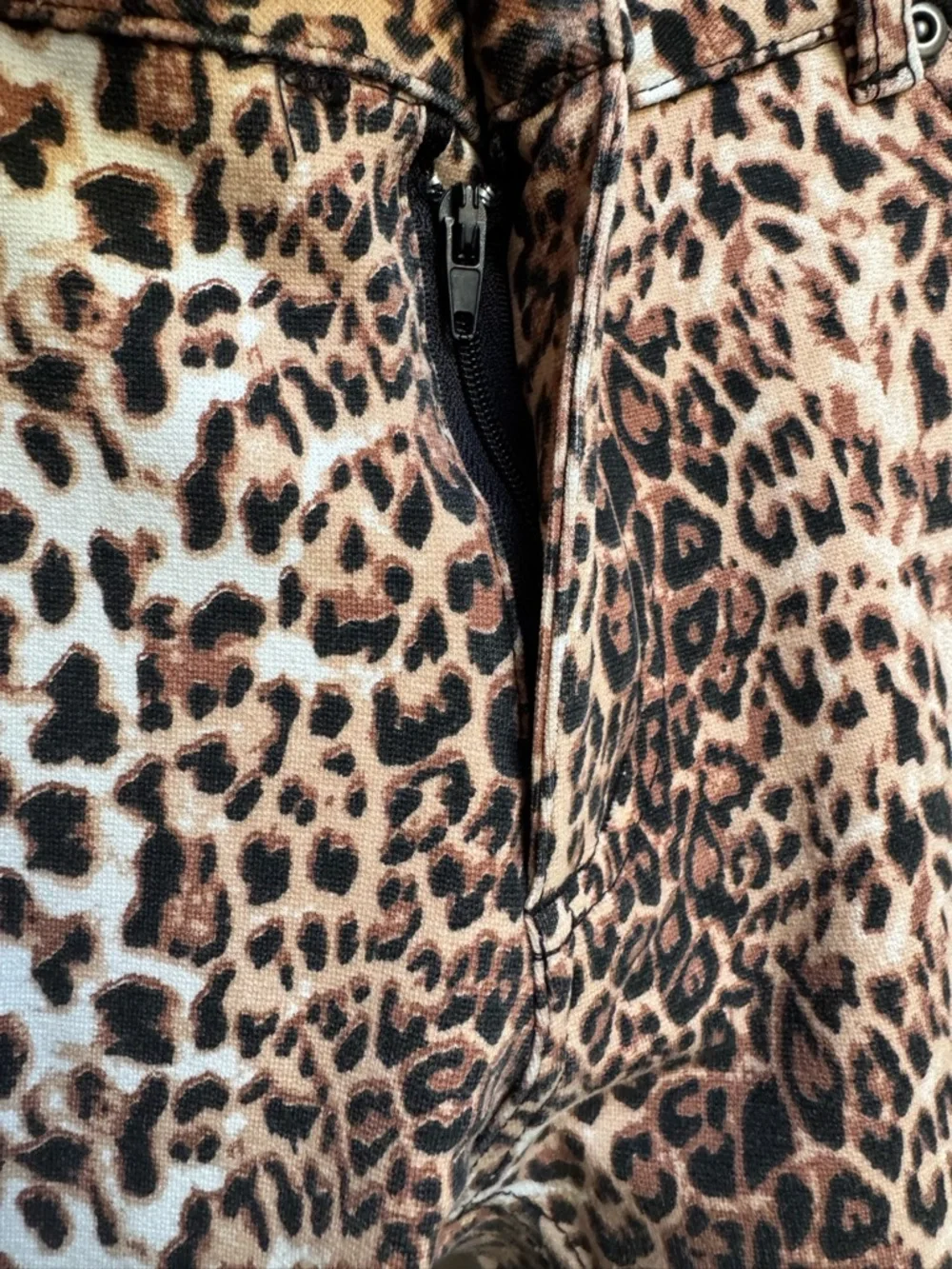 Y Jessi New York Leopard Animal Print Tan Black White Pant Legging size jr Large